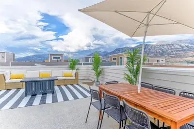 Image de Right off i15, Rooftop Patio, Bbq Grill!