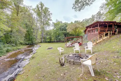 Image de Creek Access & Private Yard: Quiet Hiawassee Cabin