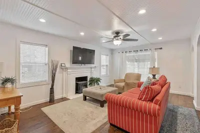 Image de Duplex Near Airport and Parks, FrontRunner Station