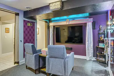 Image de Springfield Apt w\/ Home Theater & Pool Table!