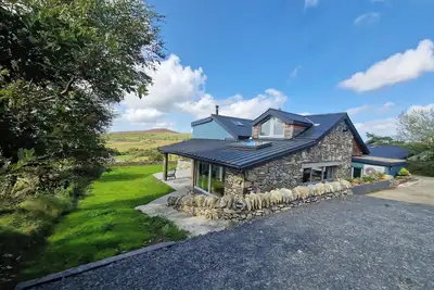 Image de Ty Mawr, family friendly, luxury holiday cottage in Dinorwig