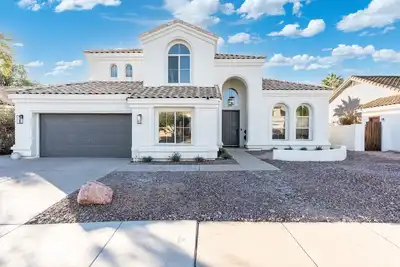Image de Brand New, Luxurious 6-Bedroom Retreat w/ Heated Pool. Sleeps 18