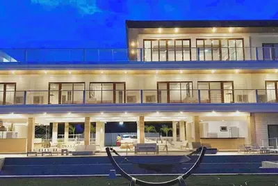 Image de Privé is a modern private 8-bedroom resthouse. A private sanctuary for everyone.