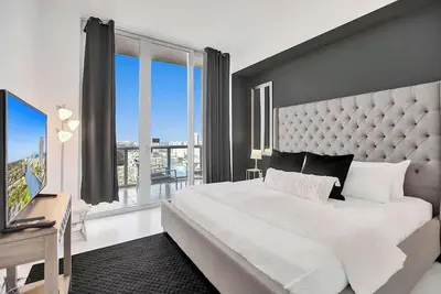 Image de Penthouse Sky Suite | 2br 2ba + Private Rooftop