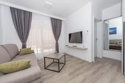 Image de Beach apartment Mara 2 50m to the sea, modern apartment in the center of the town