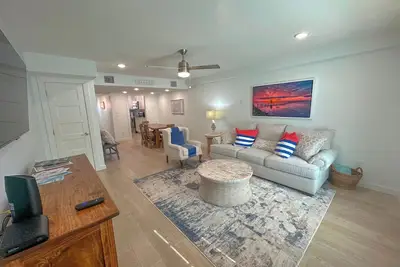 Image de 2 bedroom 1. 5 bath townhome 1150 sqft