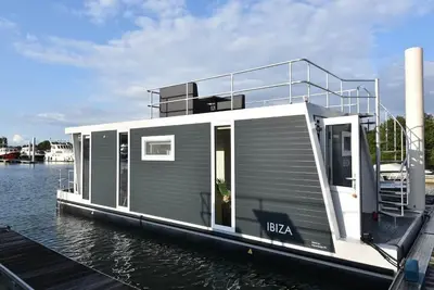 Image de Ibiza | Cozy Houseboat in Maastricht | 4 Guests
