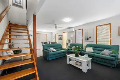 Image de Full Linen, Air Cond, Ceiling Fans, Close to town, Bbq, Pizza Oven