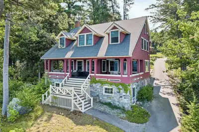 Image de Lake Winnipesauke sleeps 9 with stunning sunset views