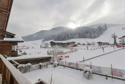Image de Unique Chalet in the Center of Elmau Near Skilift