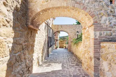 Lavish Holiday Home in Volterra With Pool