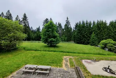 Image de Spacious Semi-detached House With Wood Stove Located Directly on the Rennsteig
