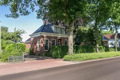 Image de Pleasant Holiday Home in Vrouwenpolder With Garden
