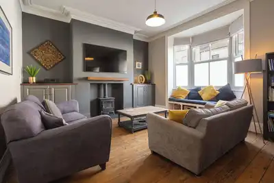 Host & Stay | Garnet Street