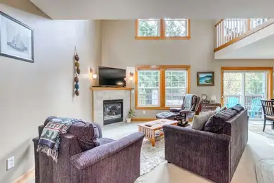 Image de Near Downtown Manzanita and Golf Course, Queen Primary Suite, Easy Walk to Beach