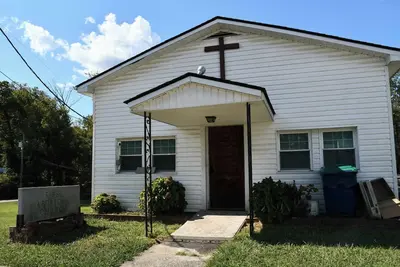 Image de Charming Historic Church Studio in the Heart of Burnside on Lake Cumberland