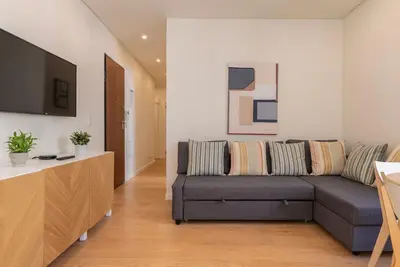 Image de Homely 2bdr Apartment w/ Terrace by LovelyStay