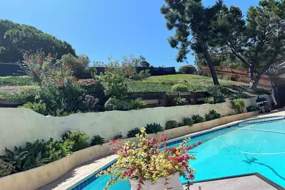 Image de Charming Craftsman Retreat: 3br Home w/ Pool & Jacuzzi – Your Perfect Getaway!