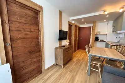 Image de 100m du centre station, 3ème étage, vue montagne, balcon, 22m², Tignes