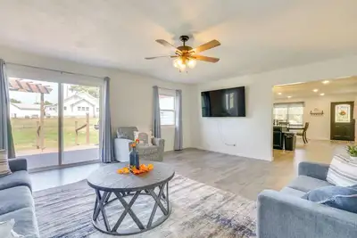 Image de Logansport Home w\/ Deck: 4 Mi to Downtown!