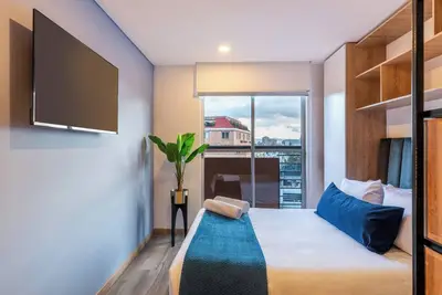 Image de Loft in 85 st w/ Fast Wi-fi, Great Location & View