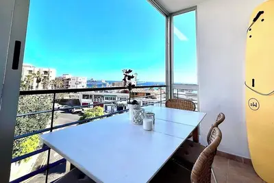 Image de Appartement en bord de mer avec vue sur l'océan