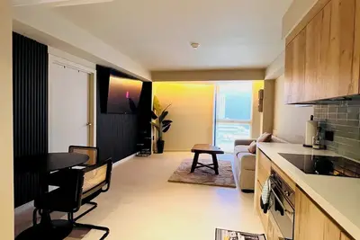 Image de Cozy 1-bedroom with WiFi, fitness room and pool in charming Kingston