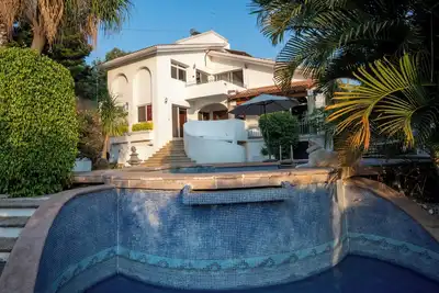 Lodging for partying, romance or relaxation