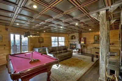 Image de Beautiful 4-bedroom cabin in brilliant Blue Ridge with WiFi, Ac