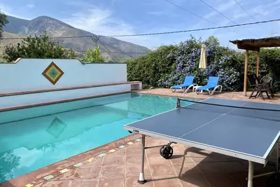Image de A luxurious mountain retreat with private terrace, bbq & pool