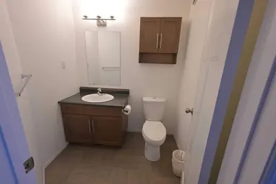 Image de 3 Bedroom 1. 5 bathroom Townhouse Evergreen