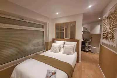 Image de The White cosy, maxi studio en hyper centre, 1 km de la gare, tourisme\/affaire