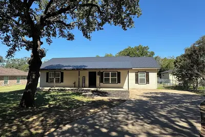 Image de Burleson Farmhouse 3-bedroom house with WiFi and Ac in welcoming Burleson
