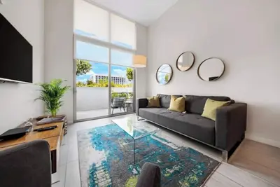 Image de Relax with Pool, Gym, Balcony in Design District