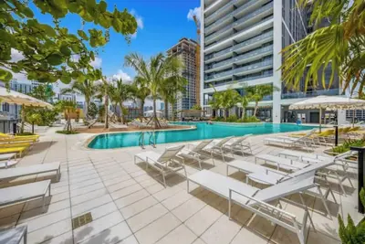 Image de Resort Style Condo in Downtown with Pool & Gym
