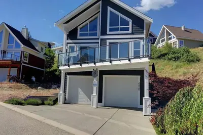 Image de Cottage Life - Lake Views - Entire Home at La Casa