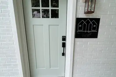 Image de mi casa es Tu casa (West)