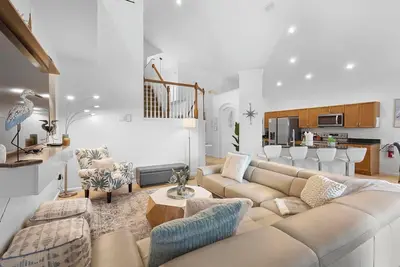 Mickey's Backyard Themed 6br with Pool