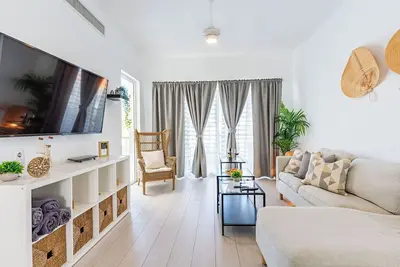 Image de New Unit With Beach And Pool Access - N B301