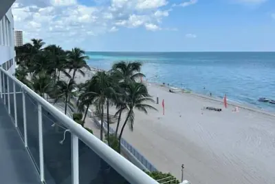 Image de Panoramic Beachfront Views!