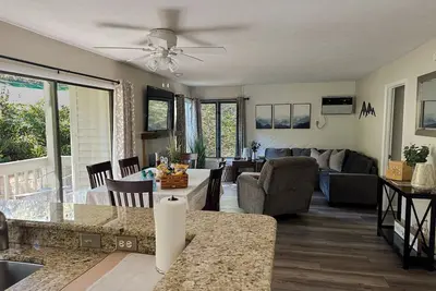 Image de Upscale Wintergreen Getaway. Golf View Deck, Pool, and Modern Comforts