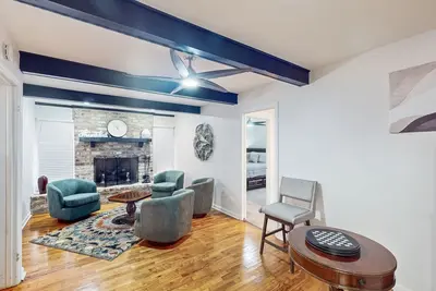 Image de Charming private home, centrally located, with WiFi & washer/dryer