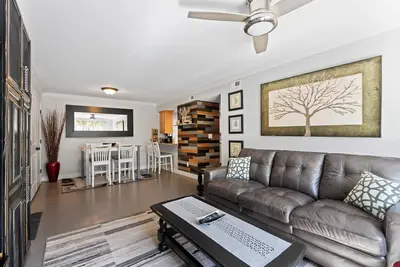 Image de Home Away From Home-Cozy Condo Mountain Views\nAirport-30 min.