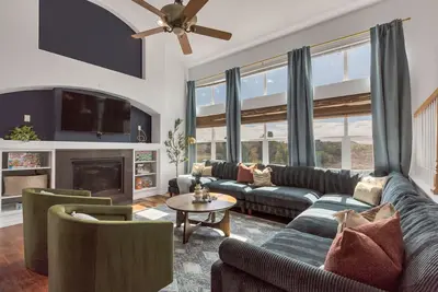 Image de Centrally Located 5bd - Games, Bbq & Firepit Patio