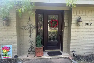 Charming 3-bedroom home in quiet Bryan neighborhood in the heart of AggieLand!