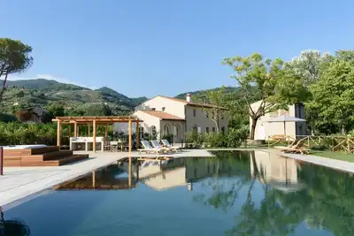Image de Villa Teresa with pool and jacuzzi in Tuscany