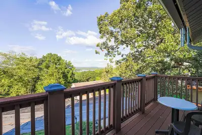 Image de August Promo • Peaceful Prairie Creek Escape