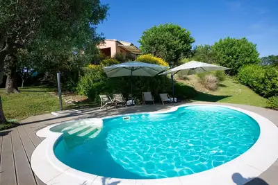 Image de Belle maison de vacances privée avec piscine privée, Wifi, climatisation, sauna, Tv, patio