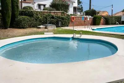 Image de Joli appartement pour 5 personnes avec piscine, climatisation, Wifi, Tv et patio