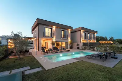 Image de Modern villa with pool and wellness, 8 persons, family-friendly